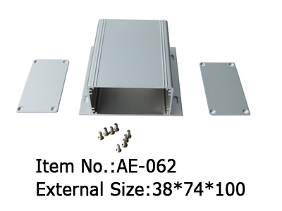 extrusion enclosure with mounting rack